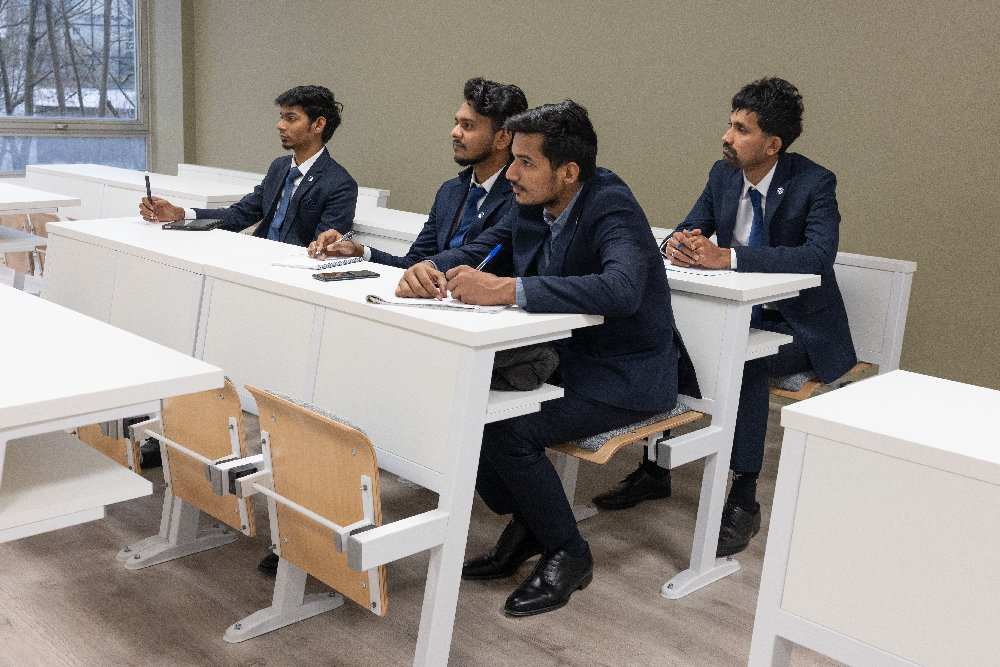 Aura Group Life At Gallery 0023