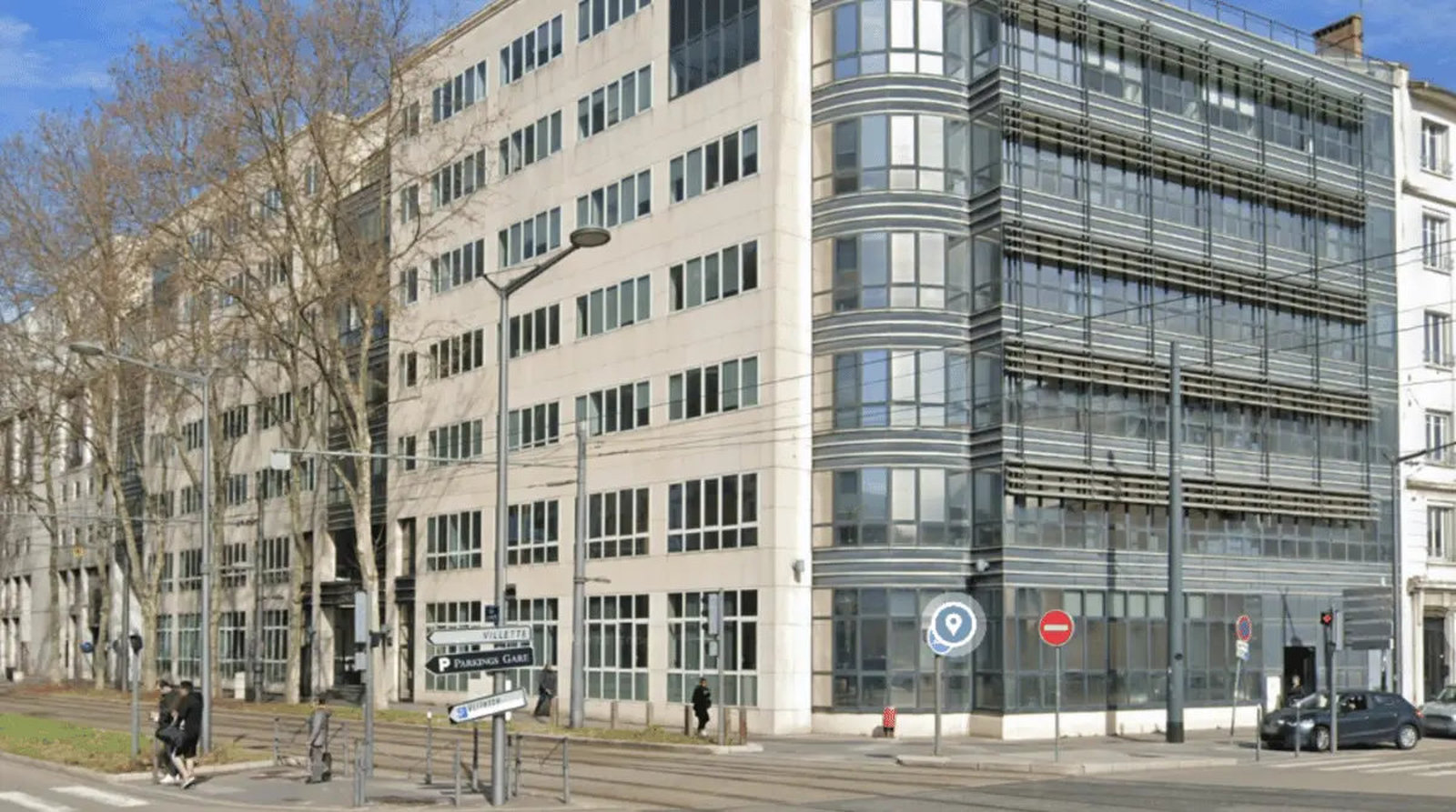 Choosing a work-study program at Aura in Paris